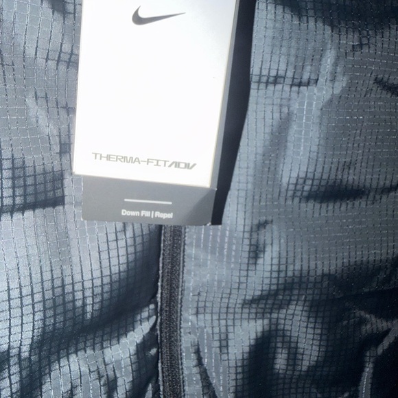 Nike ThermaFit ADV golf vest - Picture 6 of 8